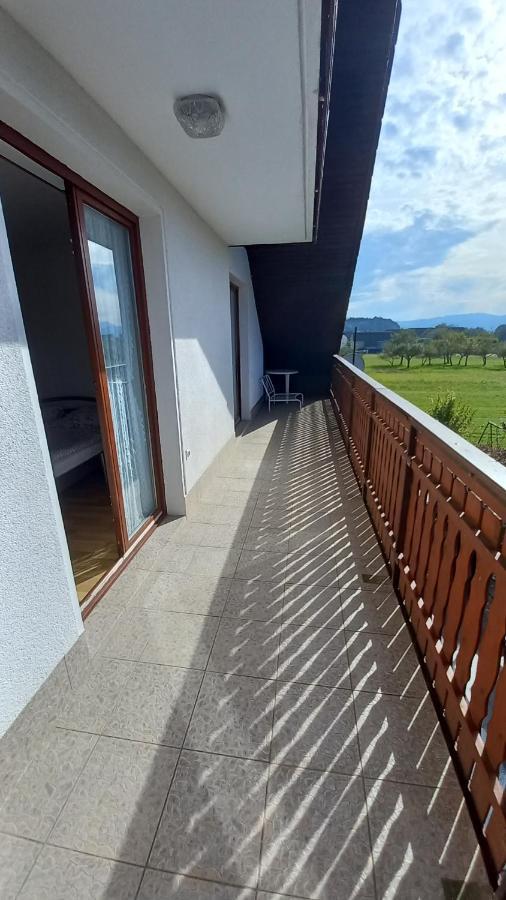 Draga - 2 Bedroom Apartment Tržič エクステリア 写真